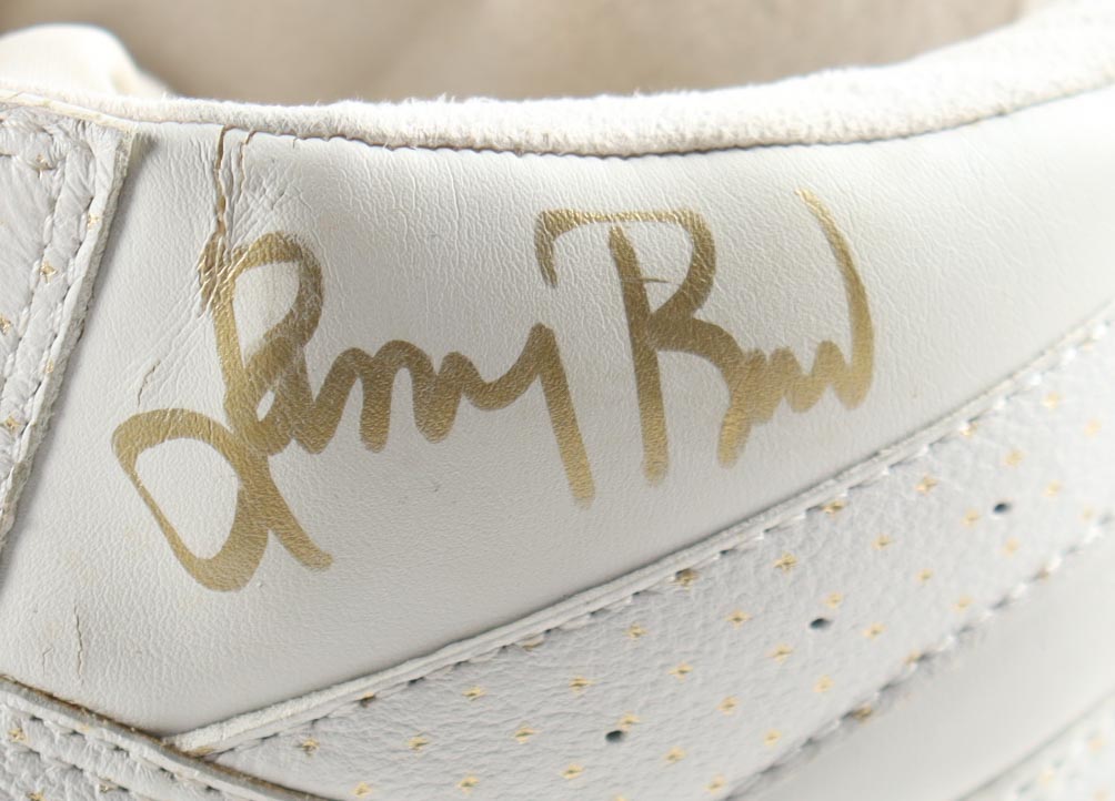 Larry Bird & Magic Johnson Signed Pair Of Converse Weapon Basketball Shoes (PSA & Beckett) at PristineAuction.com Larry Bird & Magic Johnson Signed Pair Of Converse Weapon Basketball Shoes (PSA & Beckett) at PristineAuction.com