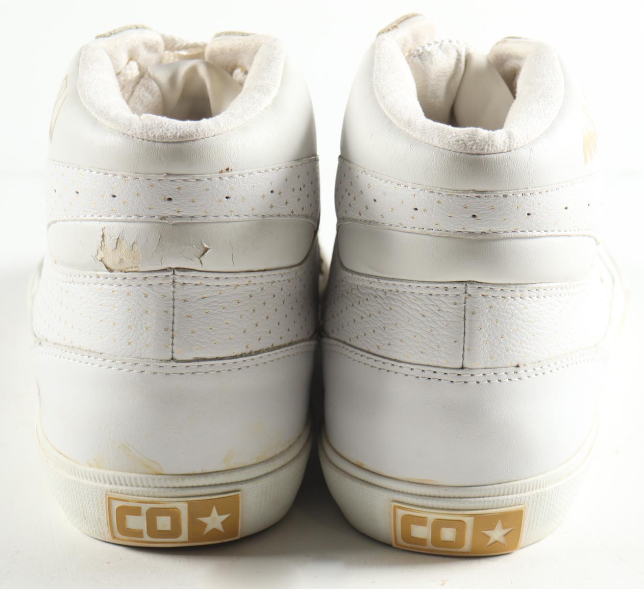 Larry Bird & Magic Johnson Signed Pair Of Converse Weapon Basketball Shoes (PSA & Beckett) at PristineAuction.com Larry Bird & Magic Johnson Signed Pair Of Converse Weapon Basketball Shoes (PSA & Beckett) at PristineAuction.com