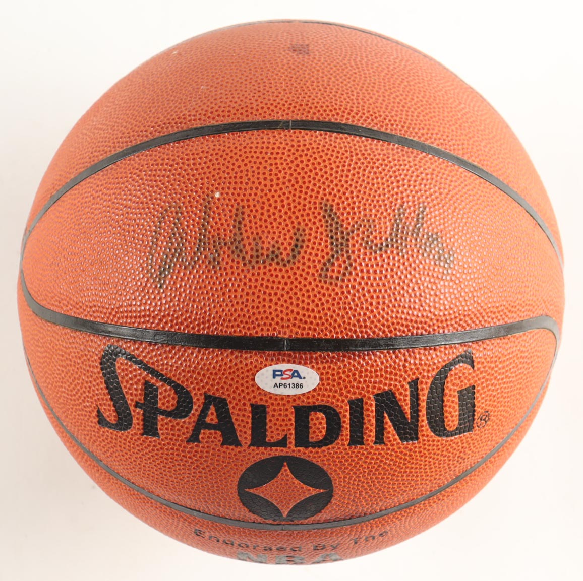 Kareem Abdul-Jabbar Signed NBA Basketball with Display Case (PSA) at PristineAuction.com Kareem Abdul-Jabbar Signed NBA Basketball with Display Case (PSA) at PristineAuction.com