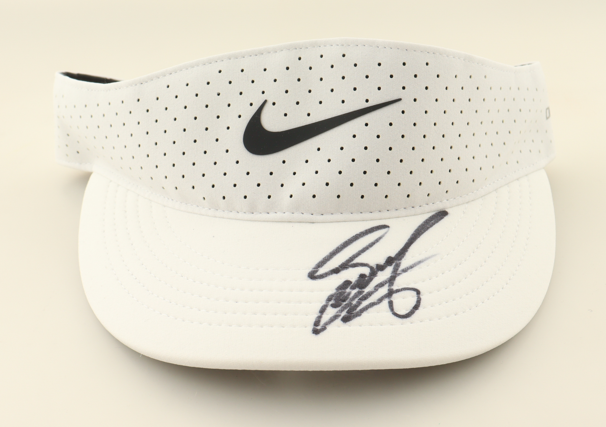 Aryna Sabalenka Signed Nike Sun Visor (JSA) at PristineAuction.com Aryna Sabalenka Signed Nike Sun Visor (JSA) at PristineAuction.com