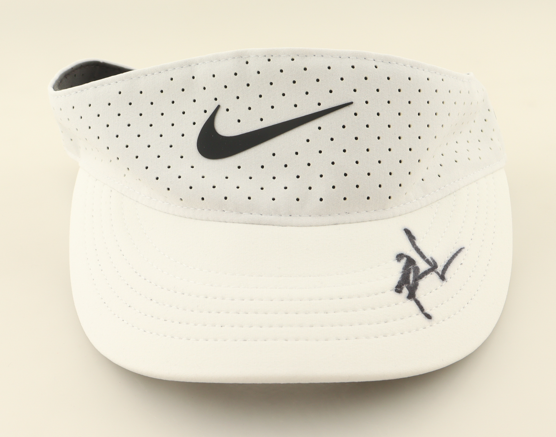 Emma Raducanu Signed Nike Sun Visor (JSA) at PristineAuction.com Emma Raducanu Signed Nike Sun Visor (JSA) at PristineAuction.com