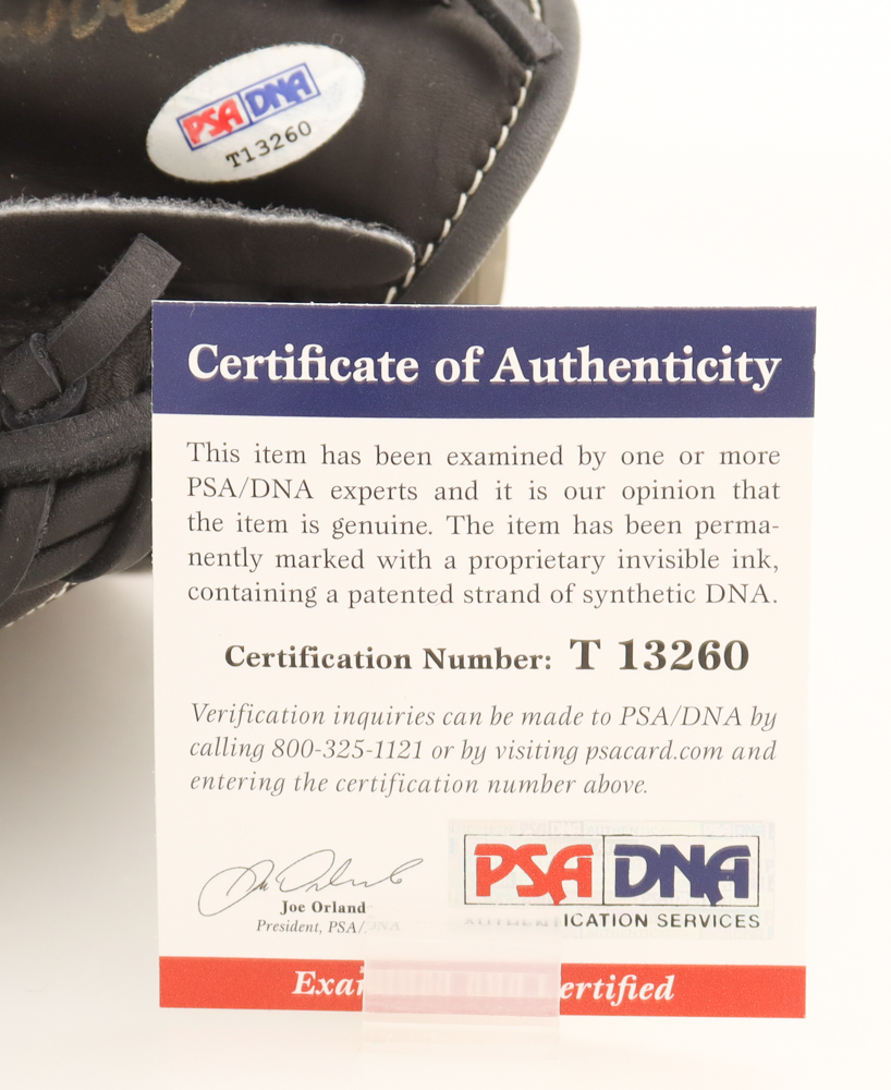 Johnny Bench Signed Rawlings Gold Glove Gamer Catchers Glove Inscribed "10x Gold Glove" (PSA) at PristineAuction.com Johnny Bench Signed Rawlings Gold Glove Gamer Catchers Glove Inscribed "10x Gold Glove" (PSA) at PristineAuction.com