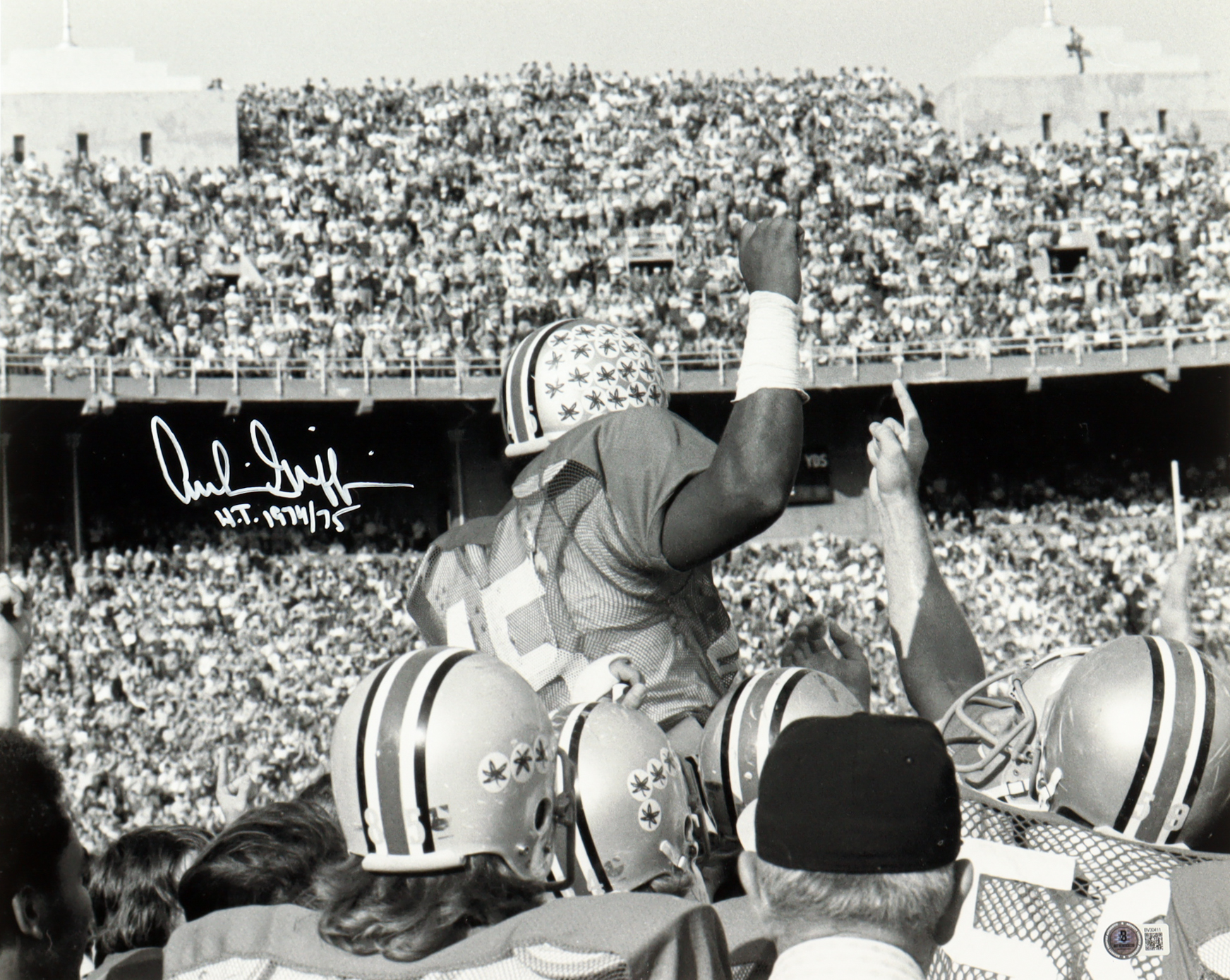Archie Griffin Signed Ohio State Buckeyes 16x20 Photo Inscribed "H.T. 1974/75" (Beckett) at PristineAuction.com Archie Griffin Signed Ohio State Buckeyes 16x20 Photo Inscribed "H.T. 1974/75" (Beckett) at PristineAuction.com