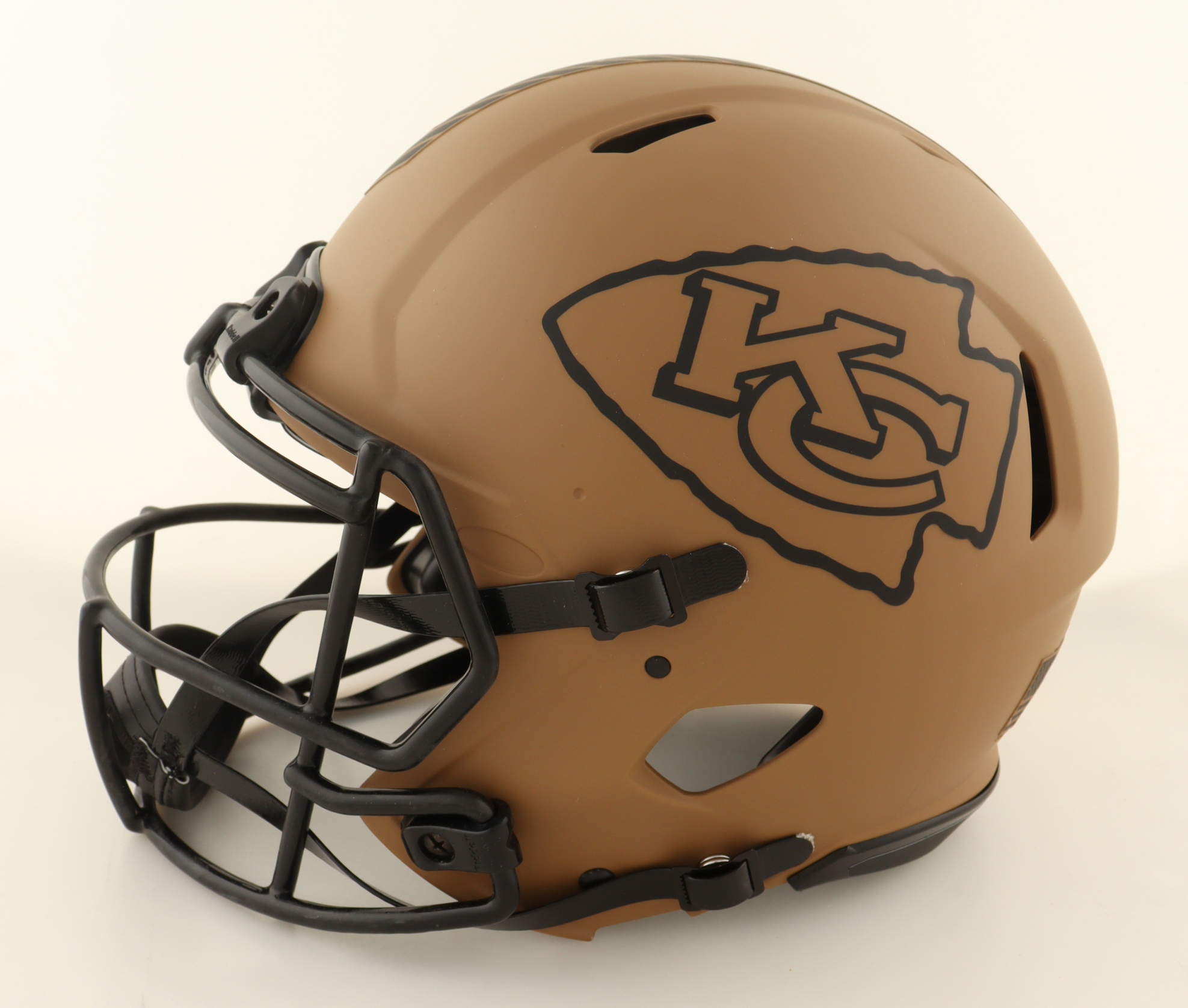 Isaiah Pacheco Signed Chiefs Full-Size Authentic On-Field Salute To Service Alternate Speed Helmet Inscribed "SBLVII Champs" (Beckett) at PristineAuction.com Isaiah Pacheco Signed Chiefs Full-Size Authentic On-Field Salute To Service Alternate Speed Helmet Inscribed "SBLVII Champs" (Beckett) at PristineAuction.com