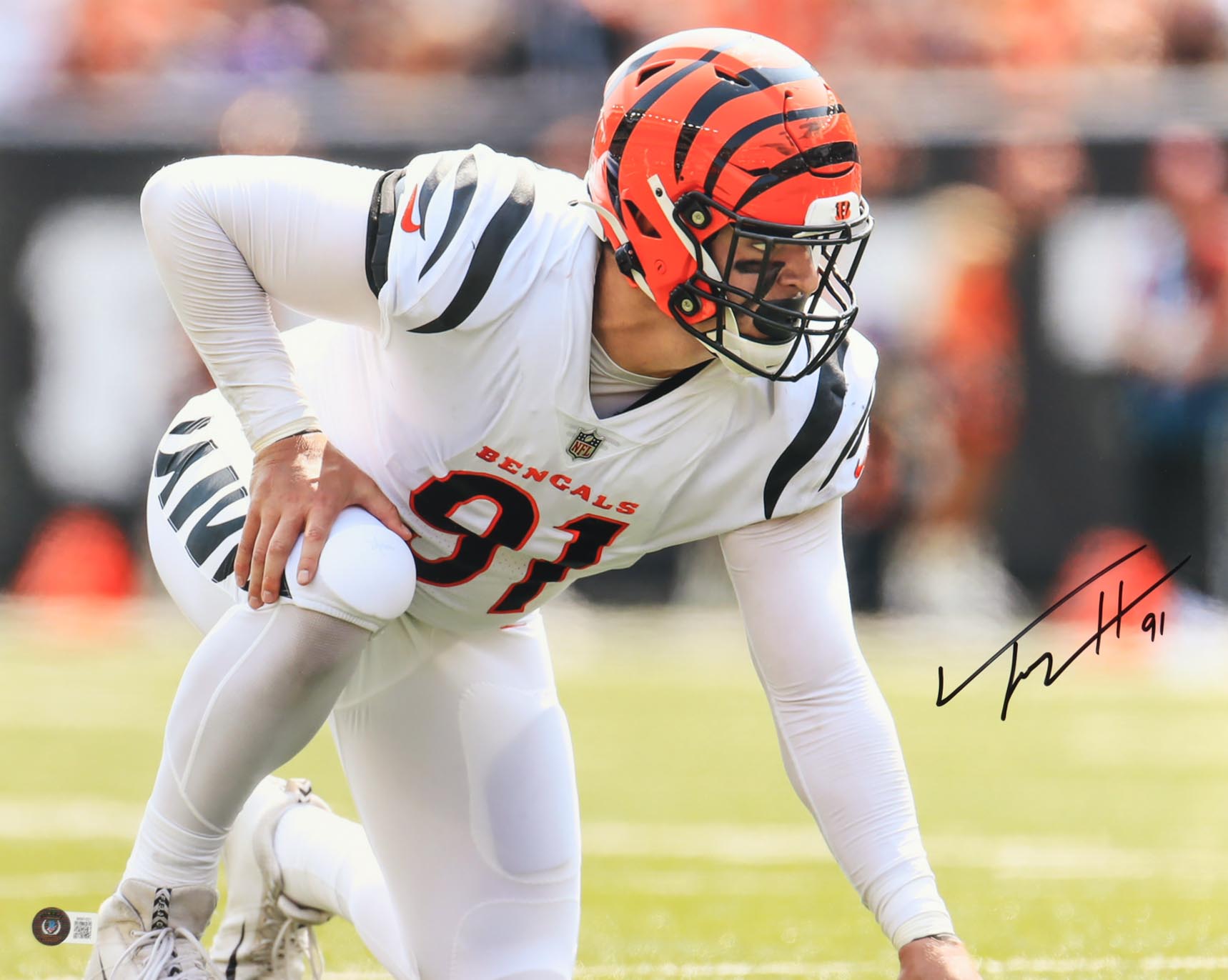 Trey Hendrickson Signed Bengals 16x20 Photo (Beckett) at PristineAuction.com Trey Hendrickson Signed Bengals 16x20 Photo (Beckett) at PristineAuction.com