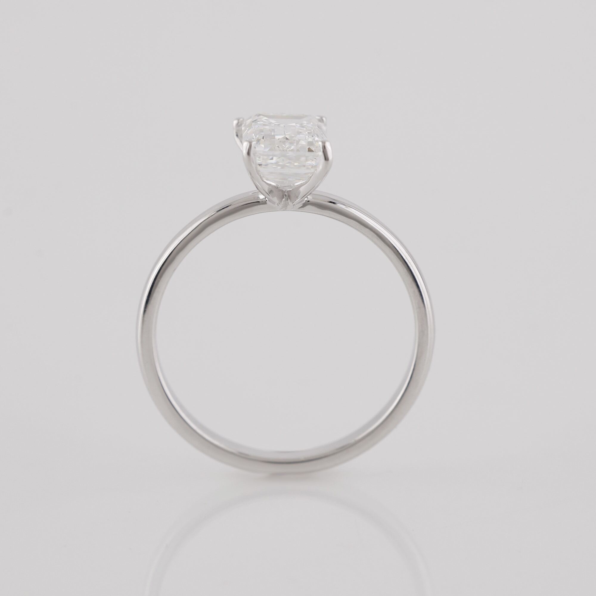 1.75 CTW Lab Grown Diamonds Ring Mounted In Sterling Silver E-F, VVS2 | Estimated Retail Value: $4,150 (IGI) at PristineAuction.com 1.75 CTW Lab Grown Diamonds Ring Mounted In Sterling Silver E-F, VVS2 | Estimated Retail Value: $4,150 (IGI) at PristineAuction.com