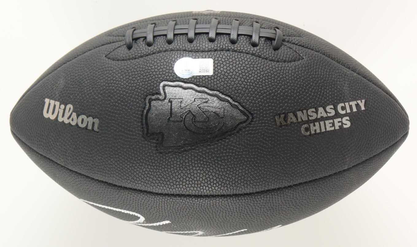 Kareem Hunt Signed Chiefs Logo NFL Football (Beckett) at PristineAuction.com Kareem Hunt Signed Chiefs Logo NFL Football (Beckett) at PristineAuction.com
