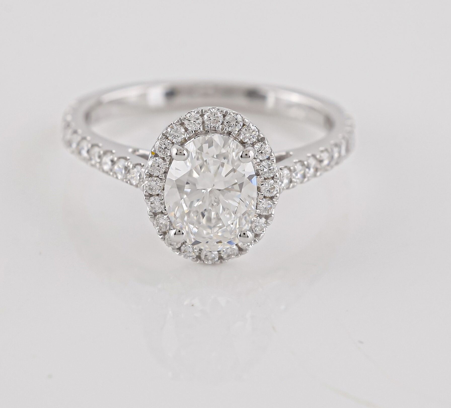 1.51 CTW Lab Grown Diamonds Ring Mounted In Sterling Silver E-F, VVS2 | Estimated Retail Value: $3,468 (IGI) at PristineAuction.com 1.51 CTW Lab Grown Diamonds Ring Mounted In Sterling Silver E-F, VVS2 | Estimated Retail Value: $3,468 (IGI) at PristineAuction.com