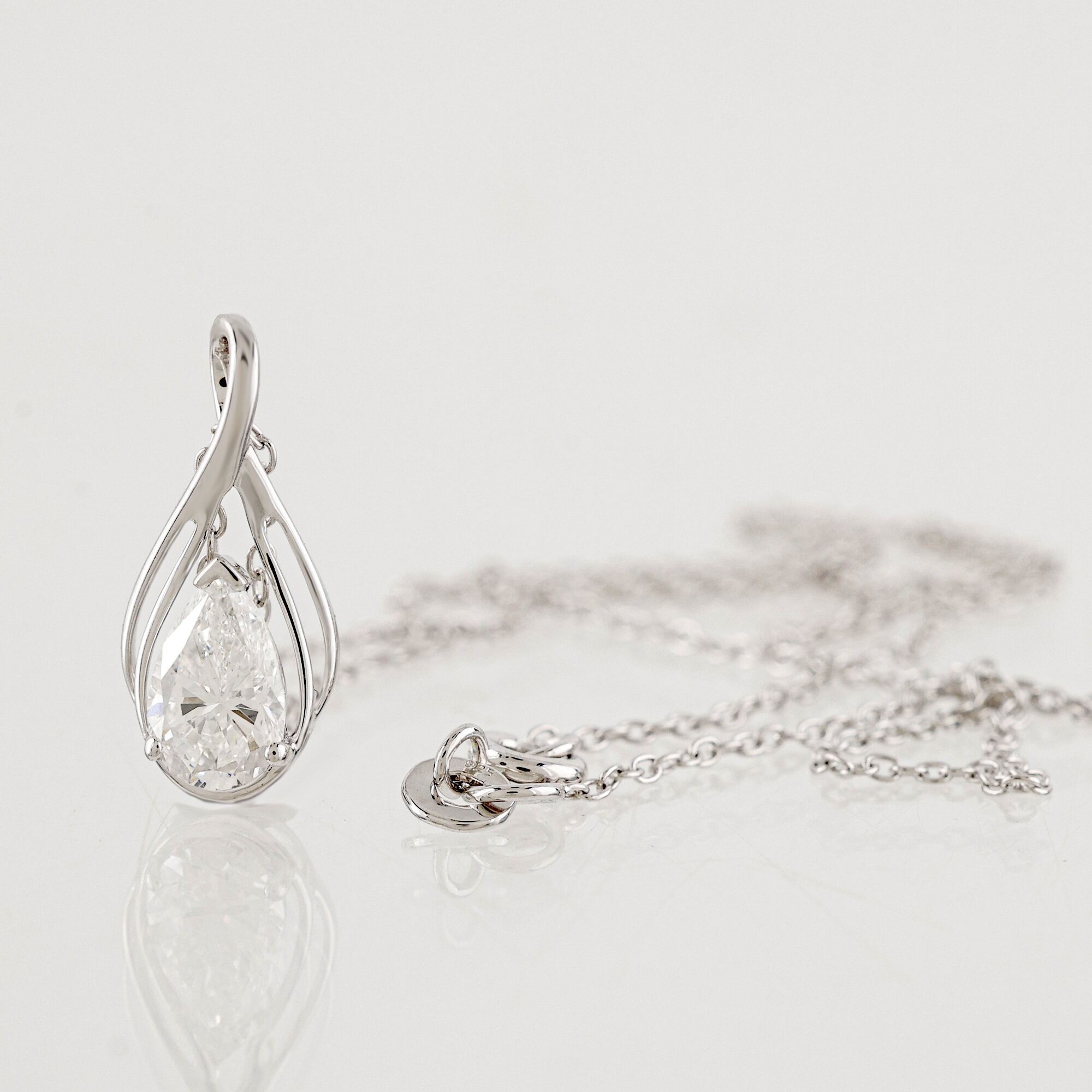 1.08 CTW Lab Grown Diamonds Pendant Mounted In Sterling Silver E-F, VVS2 | Estimated Retail Value: $3,515 (IGI) at PristineAuction.com 1.08 CTW Lab Grown Diamonds Pendant Mounted In Sterling Silver E-F, VVS2 | Estimated Retail Value: $3,515 (IGI) at PristineAuction.com