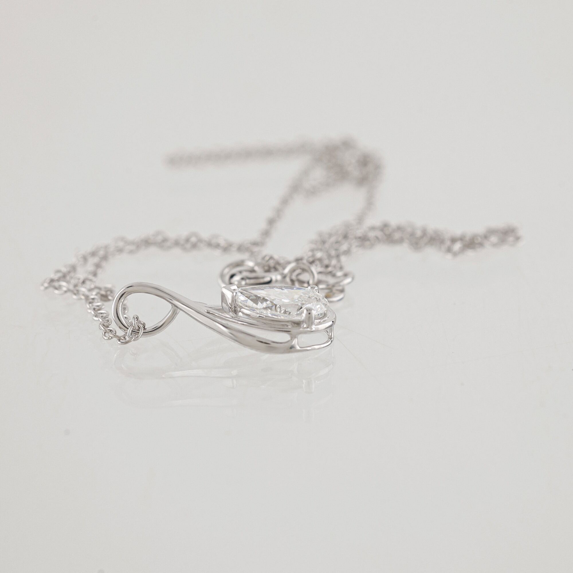 1.08 CTW Lab Grown Diamonds Pendant Mounted In Sterling Silver E-F, VVS2 | Estimated Retail Value: $3,515 (IGI) at PristineAuction.com 1.08 CTW Lab Grown Diamonds Pendant Mounted In Sterling Silver E-F, VVS2 | Estimated Retail Value: $3,515 (IGI) at PristineAuction.com