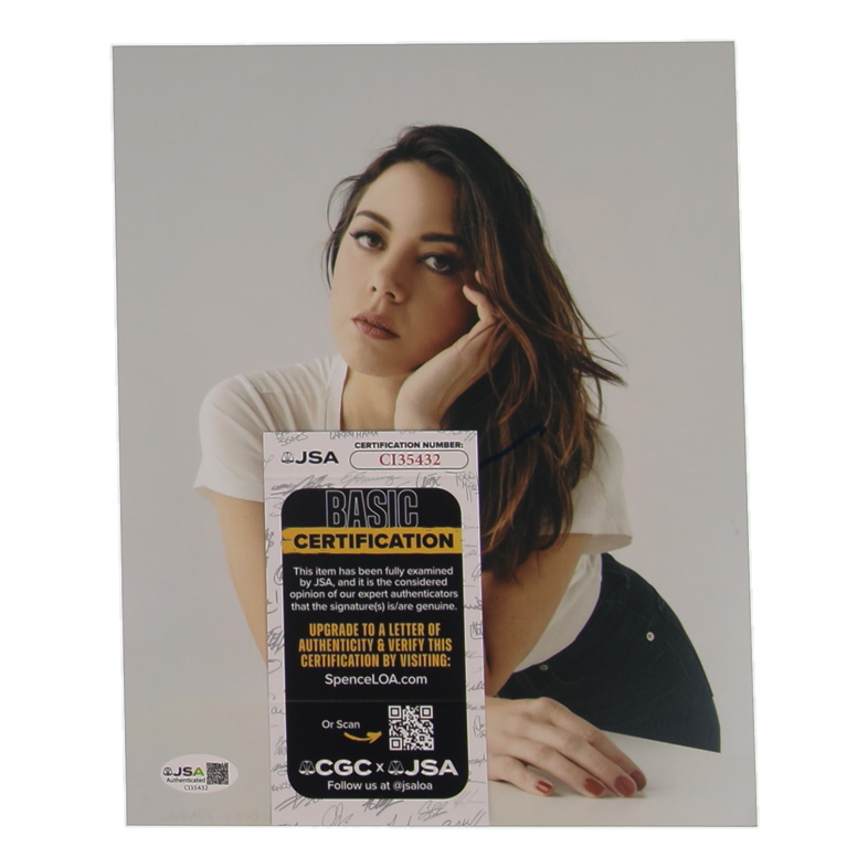 Aubrey Plaza Signed 8x10 Photo (JSA) at PristineAuction.com Aubrey Plaza Signed 8x10 Photo (JSA) at PristineAuction.com