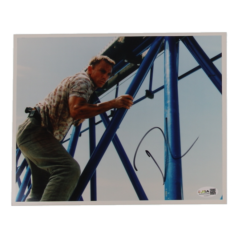 Daniel Craig Signed "Casino Royale" 8x10 Photo (JSA) at PristineAuction.com Daniel Craig Signed "Casino Royale" 8x10 Photo (JSA) at PristineAuction.com