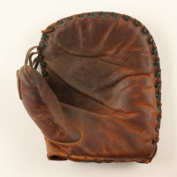 1940 Vintage Wilson Buckle-Back First Baseman's Glove at PristineAuction.com