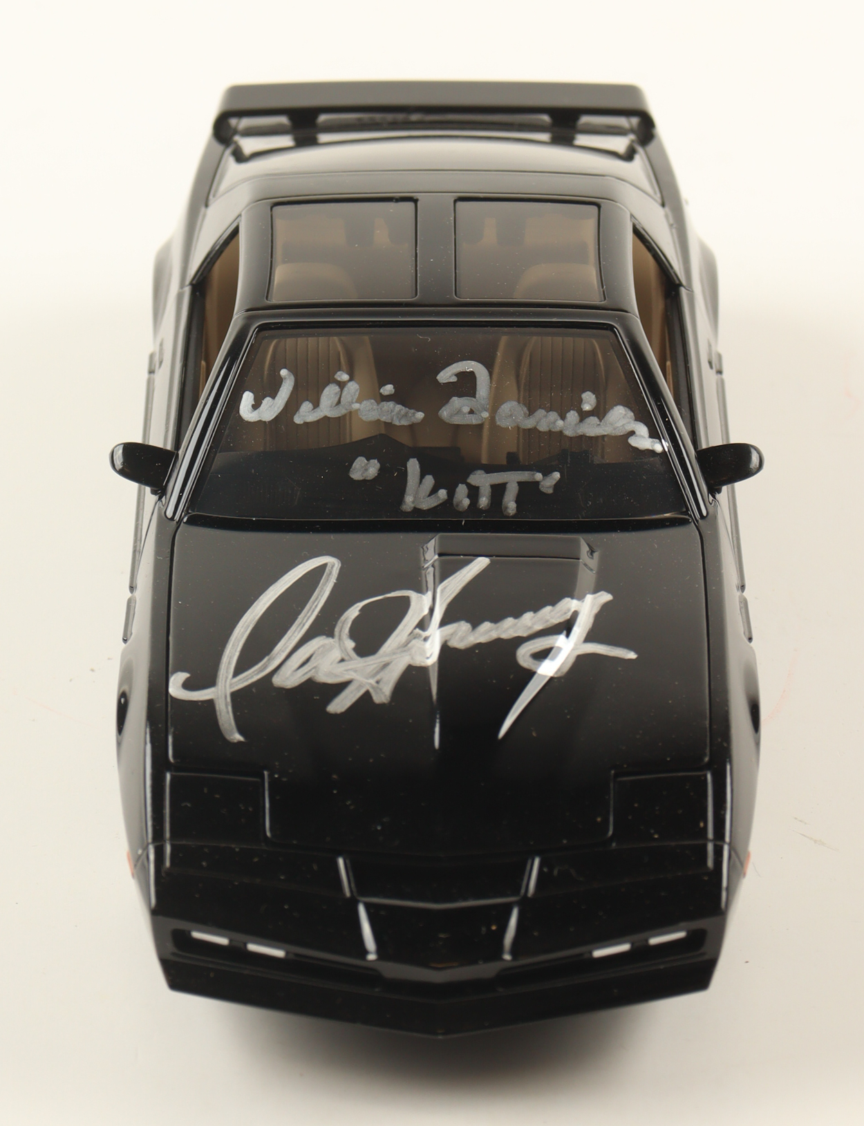 David Hasselhoff & William Daniels Signed "Knight Rider" 1:24 Die-Cast Car Inscribed "KITT" (Beckett) at PristineAuction.com David Hasselhoff & William Daniels Signed "Knight Rider" 1:24 Die-Cast Car Inscribed "KITT" (Beckett) at PristineAuction.com