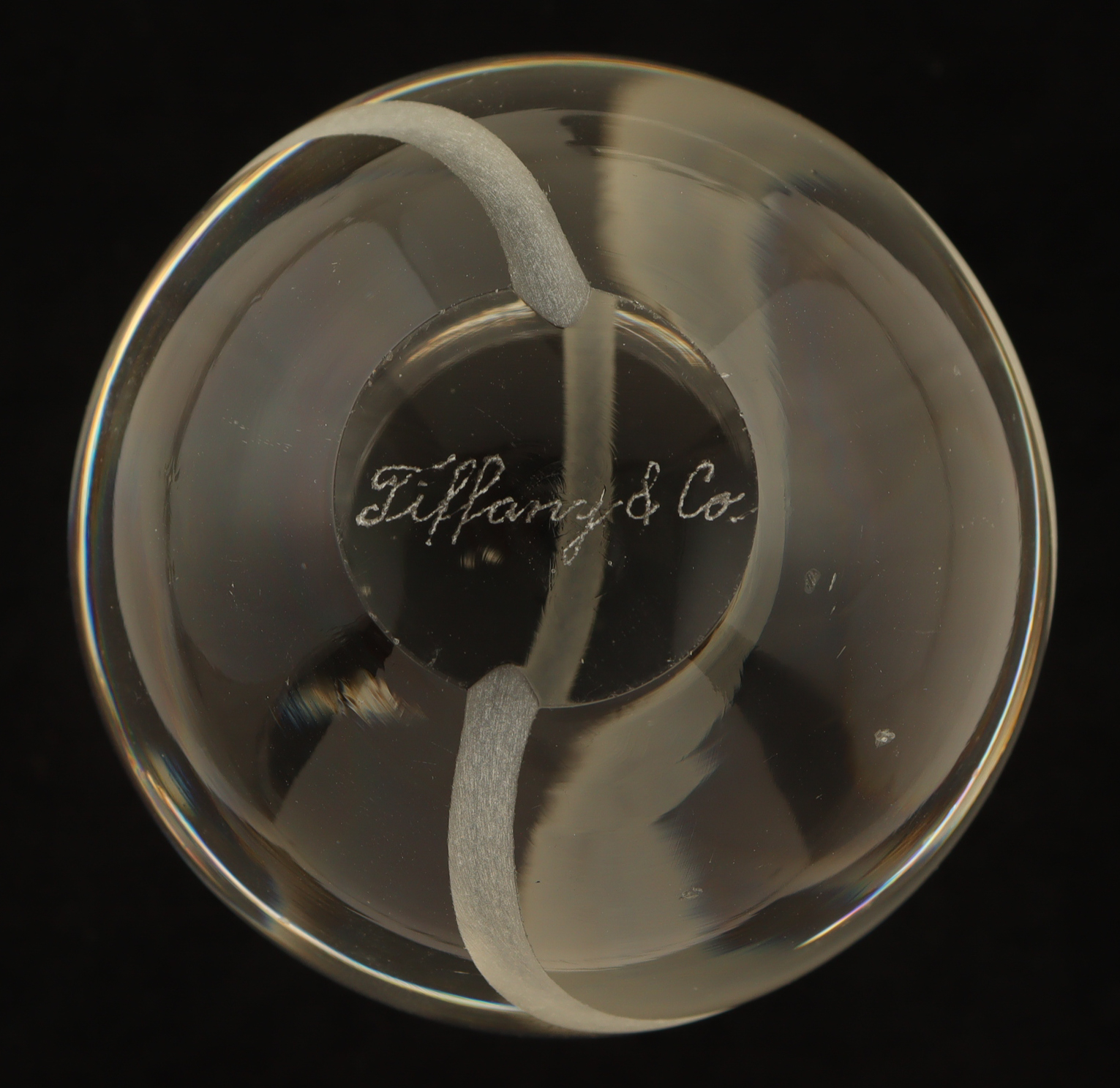 Tiffany & Co Crystal Baseball with Display Case at PristineAuction.com Tiffany & Co Crystal Baseball with Display Case at PristineAuction.com