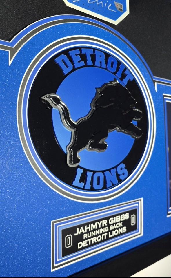 Jahmyr Gibbs Signed Lions Custom Framed Nike Jersey Inscribed "Sonic" with LED Display & (2) PSA 10 Graded Rookie Cards (Fanatics) at PristineAuction.com Jahmyr Gibbs Signed Lions Custom Framed Nike Jersey Inscribed "Sonic" with LED Display & (2) PSA 10 Graded Rookie Cards (Fanatics) at PristineAuction.com