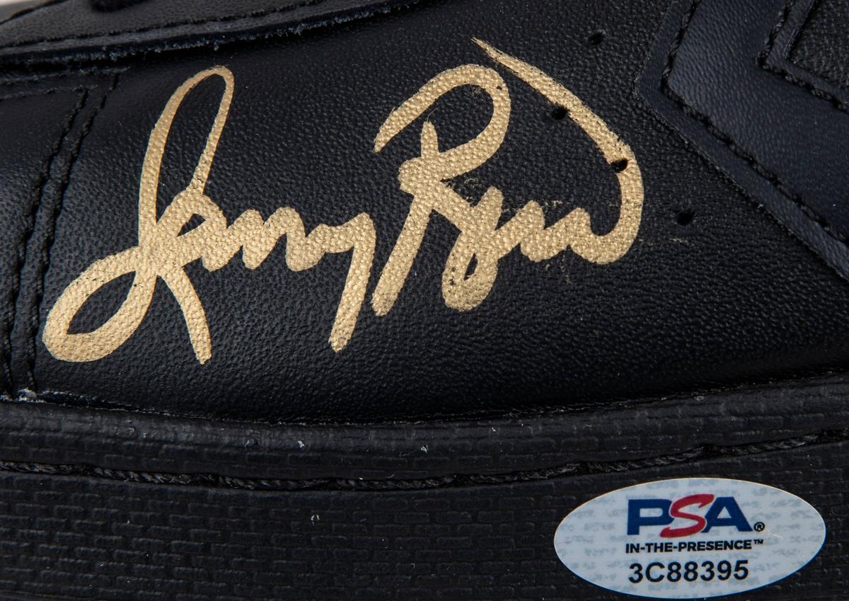 Magic Johnson & Larry Bird Signed Set of (2) Converse Basketball Shoes (Beckett & PSA) at PristineAuction.com Magic Johnson & Larry Bird Signed Set of (2) Converse Basketball Shoes (Beckett & PSA) at PristineAuction.com