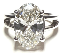 New 6.02 Carats Lab Grown Diamond Ring  G, VS1 | Estimated Retail Value: $10,700 (UGL & IGI Certs) at PristineAuction.com