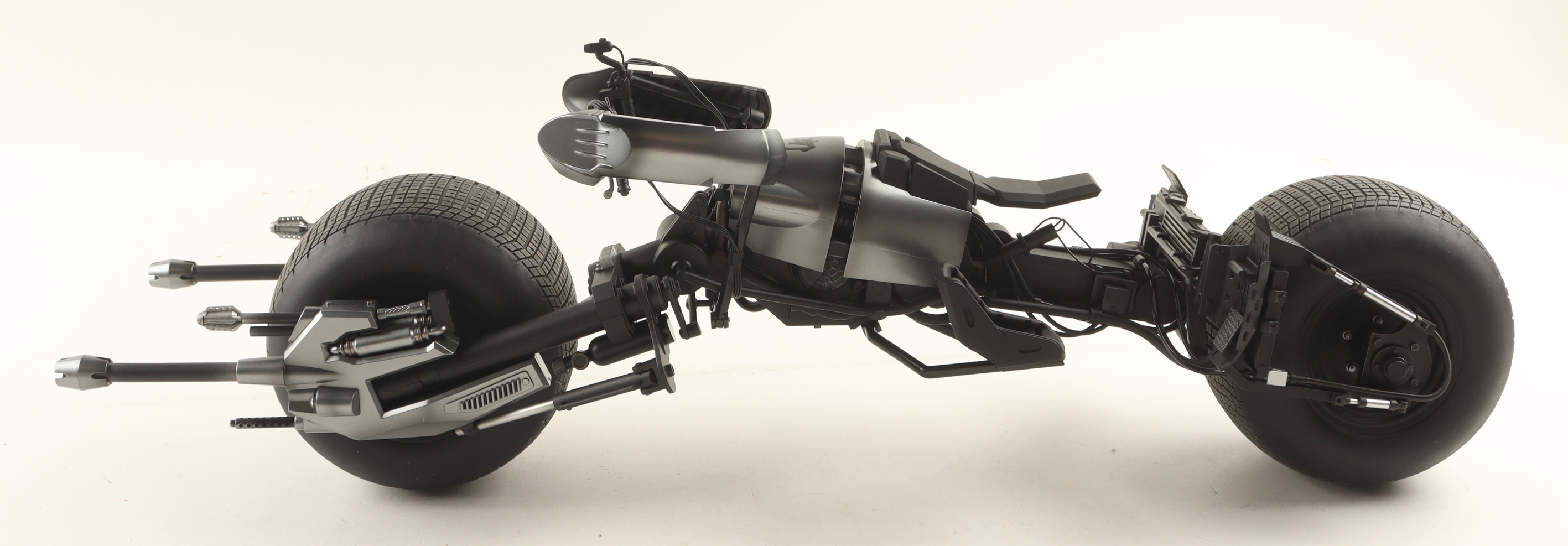 Anne Hathaway Signed "The Dark Knight Rises" 1:6 Scale Bat-Pod (Celebrity Authentics) at PristineAuction.com Anne Hathaway Signed "The Dark Knight Rises" 1:6 Scale Bat-Pod (Celebrity Authentics) at PristineAuction.com