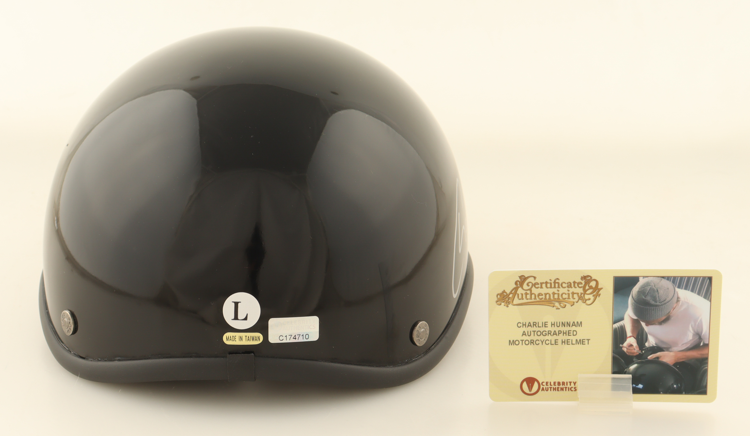 Charlie Hunnam Signed "Sons of Anarchy" Motorcycle Helmet Inscribed "Jax) at PristineAuction.com Charlie Hunnam Signed "Sons of Anarchy" Motorcycle Helmet Inscribed "Jax) at PristineAuction.com