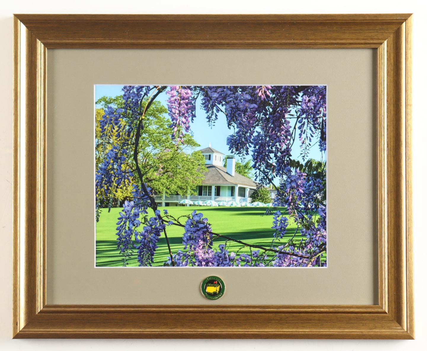 "The Clubhouse at Augusta National Golf Course" Custom Framed Photo Display with Masters Pin at PristineAuction.com "The Clubhouse at Augusta National Golf Course" Custom Framed Photo Display with Masters Pin at PristineAuction.com