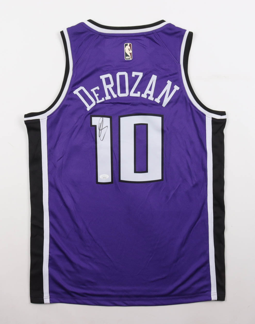 DeMar DeRozan Signed Kings Nike Authentic Jersey (JSA) at PristineAuction.com DeMar DeRozan Signed Kings Nike Authentic Jersey (JSA) at PristineAuction.com