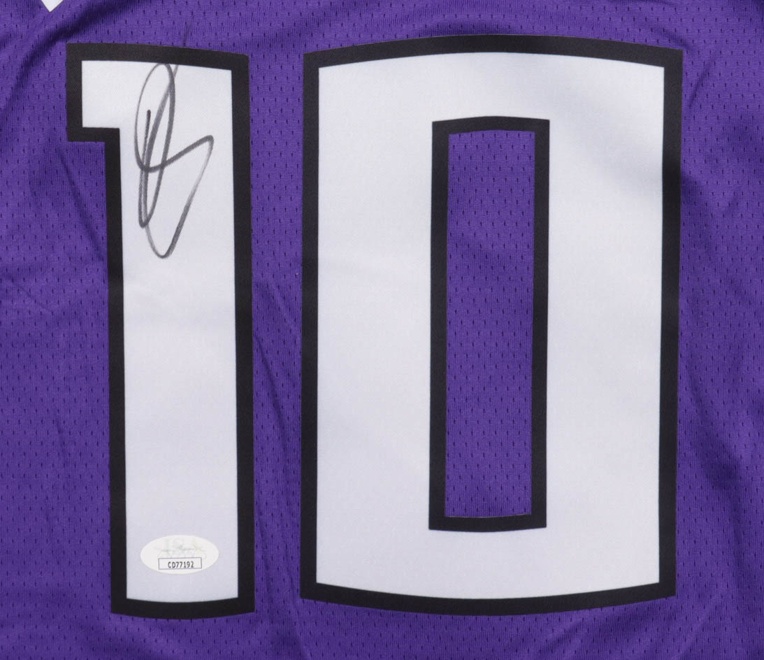 DeMar DeRozan Signed Kings Nike Authentic Jersey (JSA) at PristineAuction.com DeMar DeRozan Signed Kings Nike Authentic Jersey (JSA) at PristineAuction.com