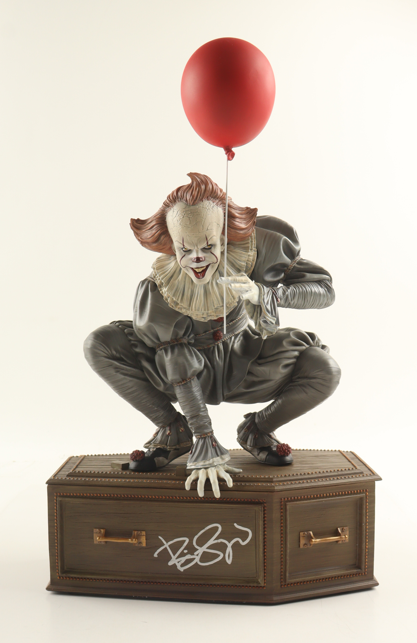 Bill Skarsgard Signed "IT" Pennywise the Clown 1:5 Scale Maquette (Celebrity Authentics) at PristineAuction.com Bill Skarsgard Signed "IT" Pennywise the Clown 1:5 Scale Maquette (Celebrity Authentics) at PristineAuction.com
