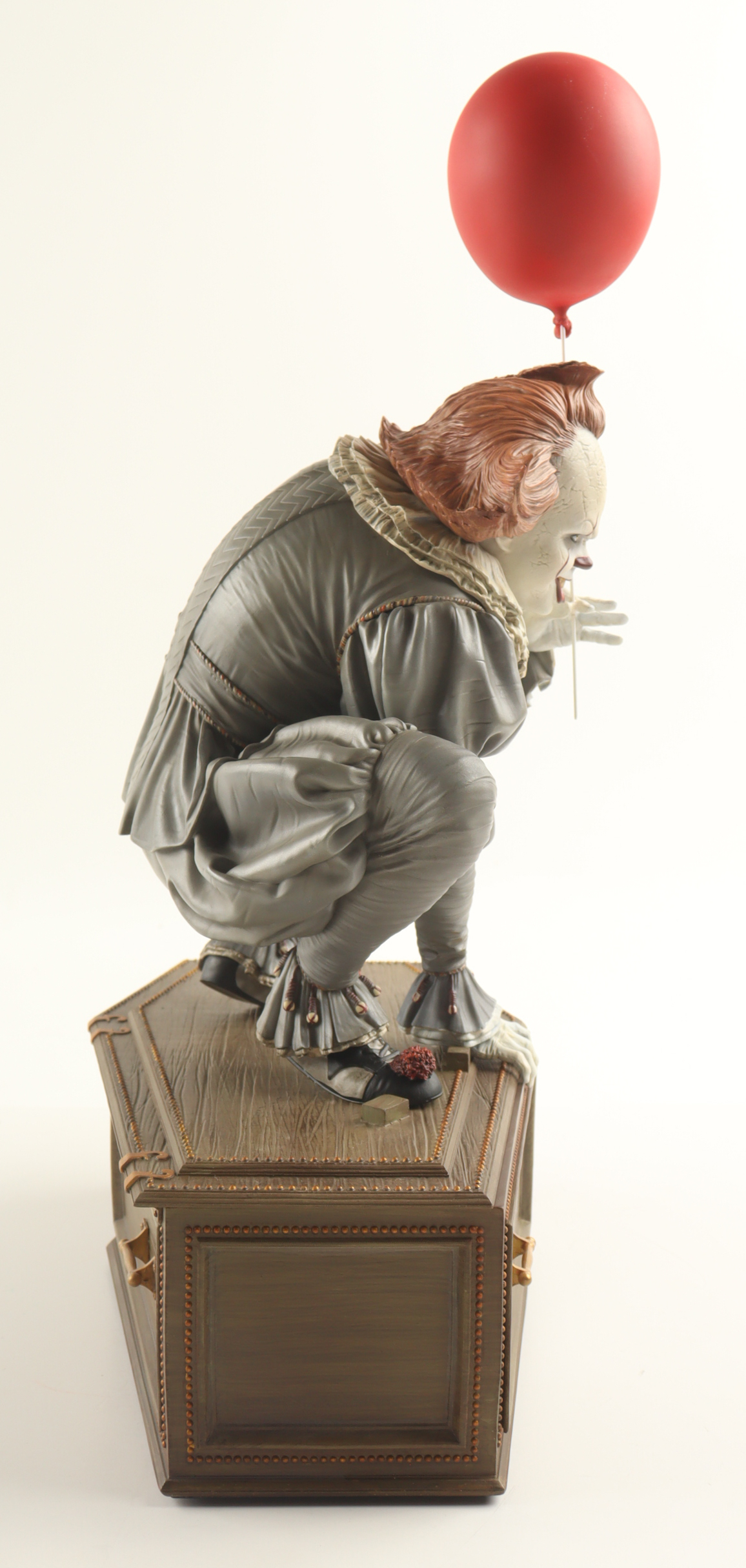 Bill Skarsgard Signed "IT" Pennywise the Clown 1:5 Scale Maquette (Celebrity Authentics) at PristineAuction.com Bill Skarsgard Signed "IT" Pennywise the Clown 1:5 Scale Maquette (Celebrity Authentics) at PristineAuction.com