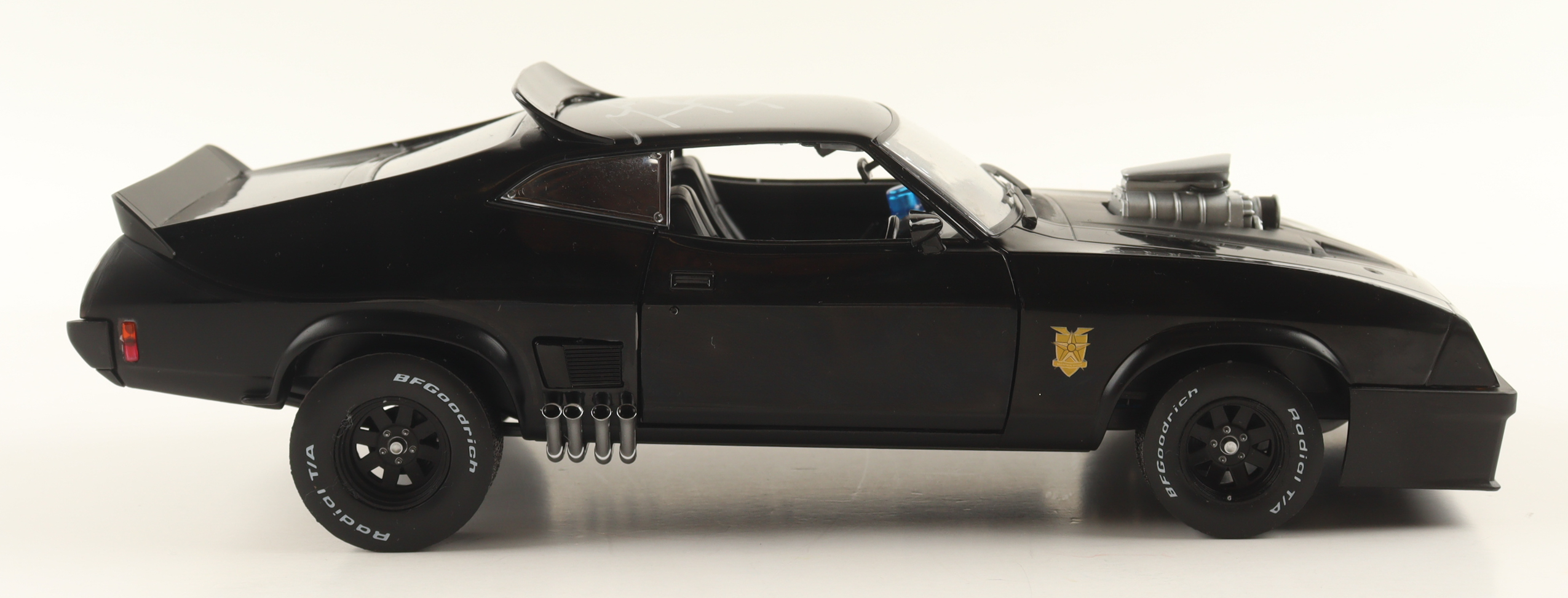 Mel Gibson Signed "Mad Max" 1973 Ford Falcon X8 1:18 Scale Die-Cast Car (Celebrity Authentics) at PristineAuction.com Mel Gibson Signed "Mad Max" 1973 Ford Falcon X8 1:18 Scale Die-Cast Car (Celebrity Authentics) at PristineAuction.com