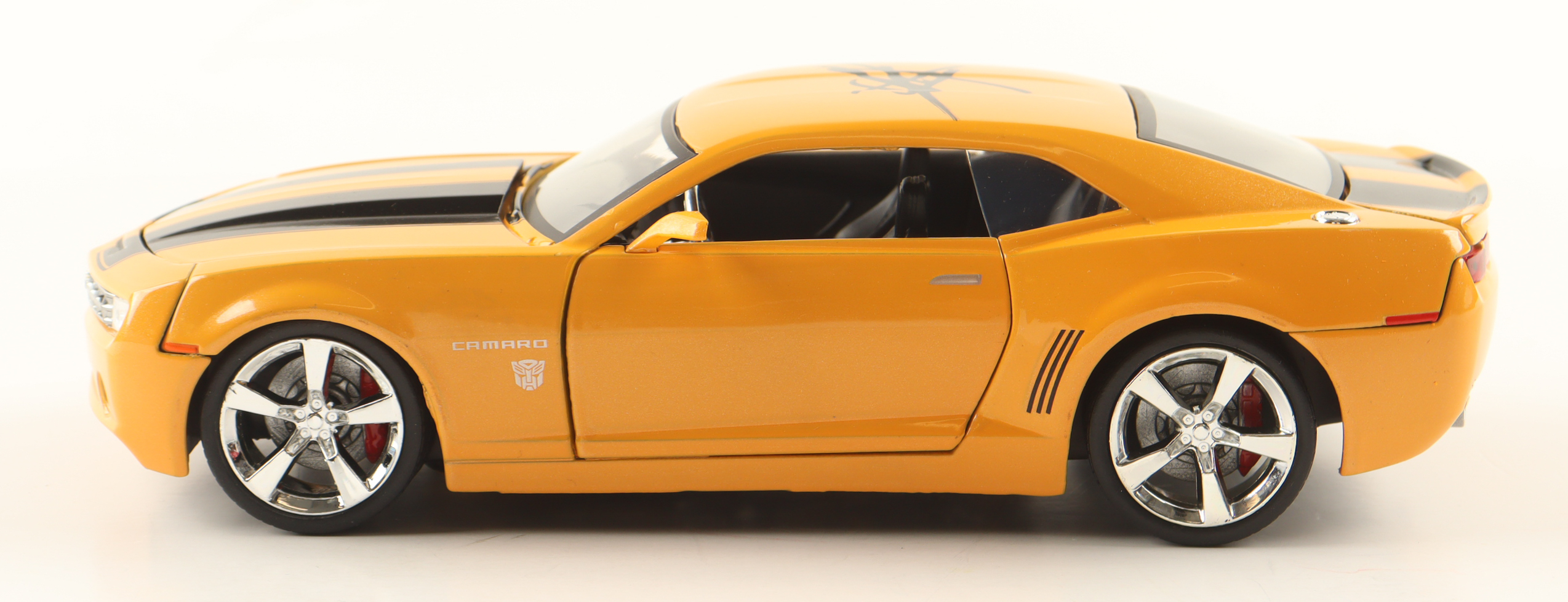 Shia LaBeouf Signed "Transformers" Bumblebee 2006 Chevrolet Camaro Concept 1:24 Scale Die-Cast Car (Celebrity Authentics) at PristineAuction.com Shia LaBeouf Signed "Transformers" Bumblebee 2006 Chevrolet Camaro Concept 1:24 Scale Die-Cast Car (Celebrity Authentics) at PristineAuction.com