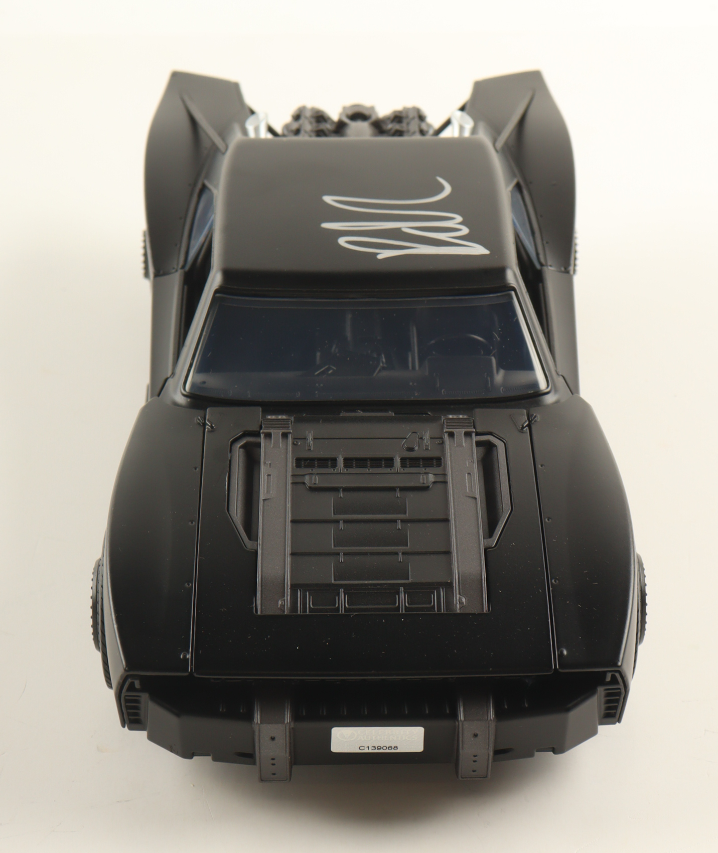 Robert Pattinson Signed "The Batman" Batmobile 1:18 Scale Die-Cast Car (Celebrity Authentics) at PristineAuction.com Robert Pattinson Signed "The Batman" Batmobile 1:18 Scale Die-Cast Car (Celebrity Authentics) at PristineAuction.com