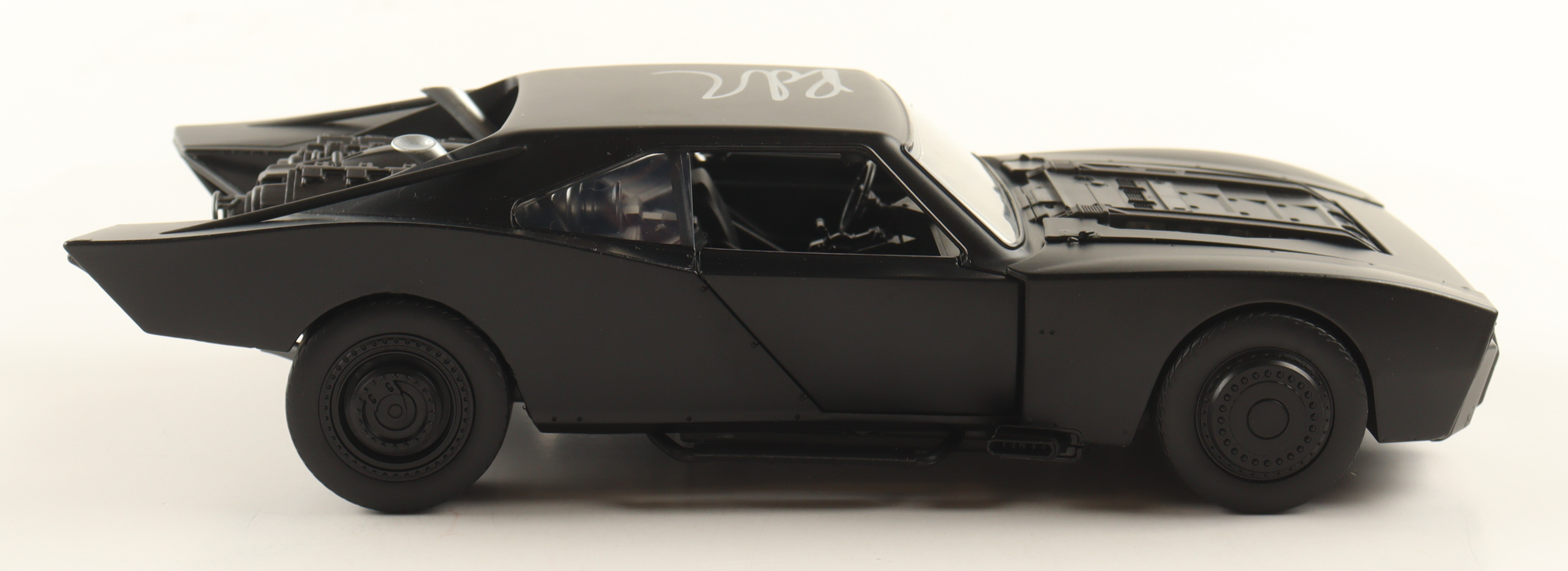 Robert Pattinson Signed "The Batman" Batmobile 1:18 Scale Die-Cast Car (Celebrity Authentics) at PristineAuction.com Robert Pattinson Signed "The Batman" Batmobile 1:18 Scale Die-Cast Car (Celebrity Authentics) at PristineAuction.com