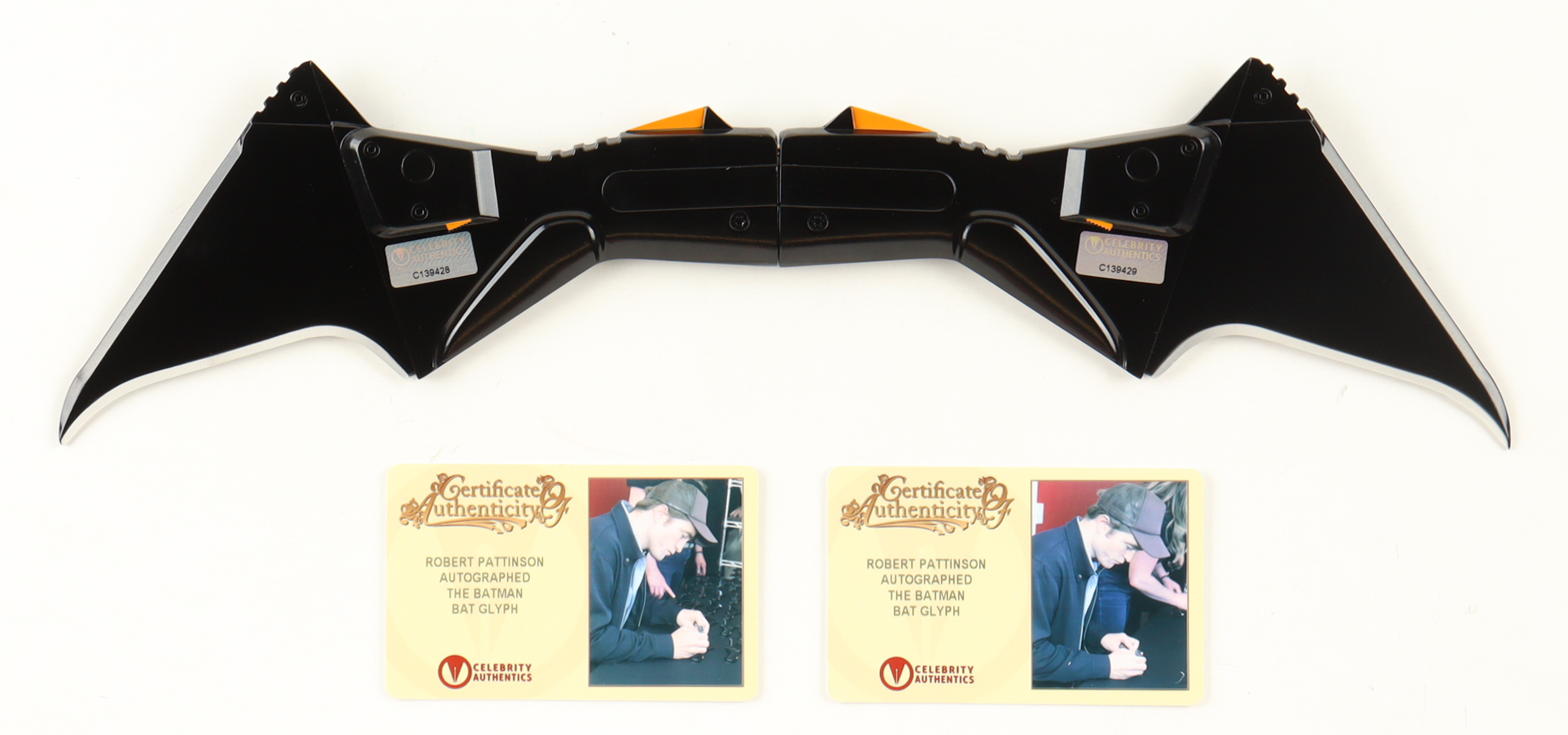 Robert Pattinson Signed "The Batman" Batarang Bat Glyph (Celebrity Authentics) at PristineAuction.com Robert Pattinson Signed "The Batman" Batarang Bat Glyph (Celebrity Authentics) at PristineAuction.com