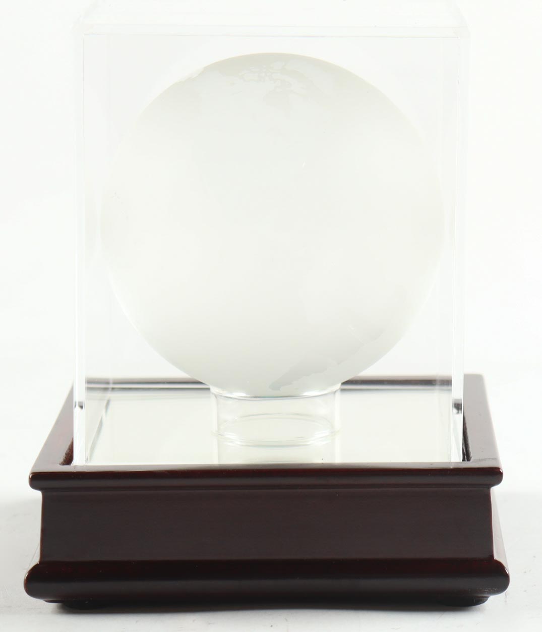 Tiffany & Co Crystal Globe with Display Case at PristineAuction.com Tiffany & Co Crystal Globe with Display Case at PristineAuction.com