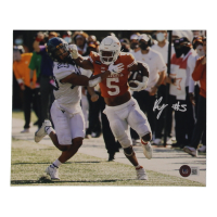 Bijan Robinson Signed Texas Longhorns 8x10 Photo (Beckett) at PristineAuction.com
