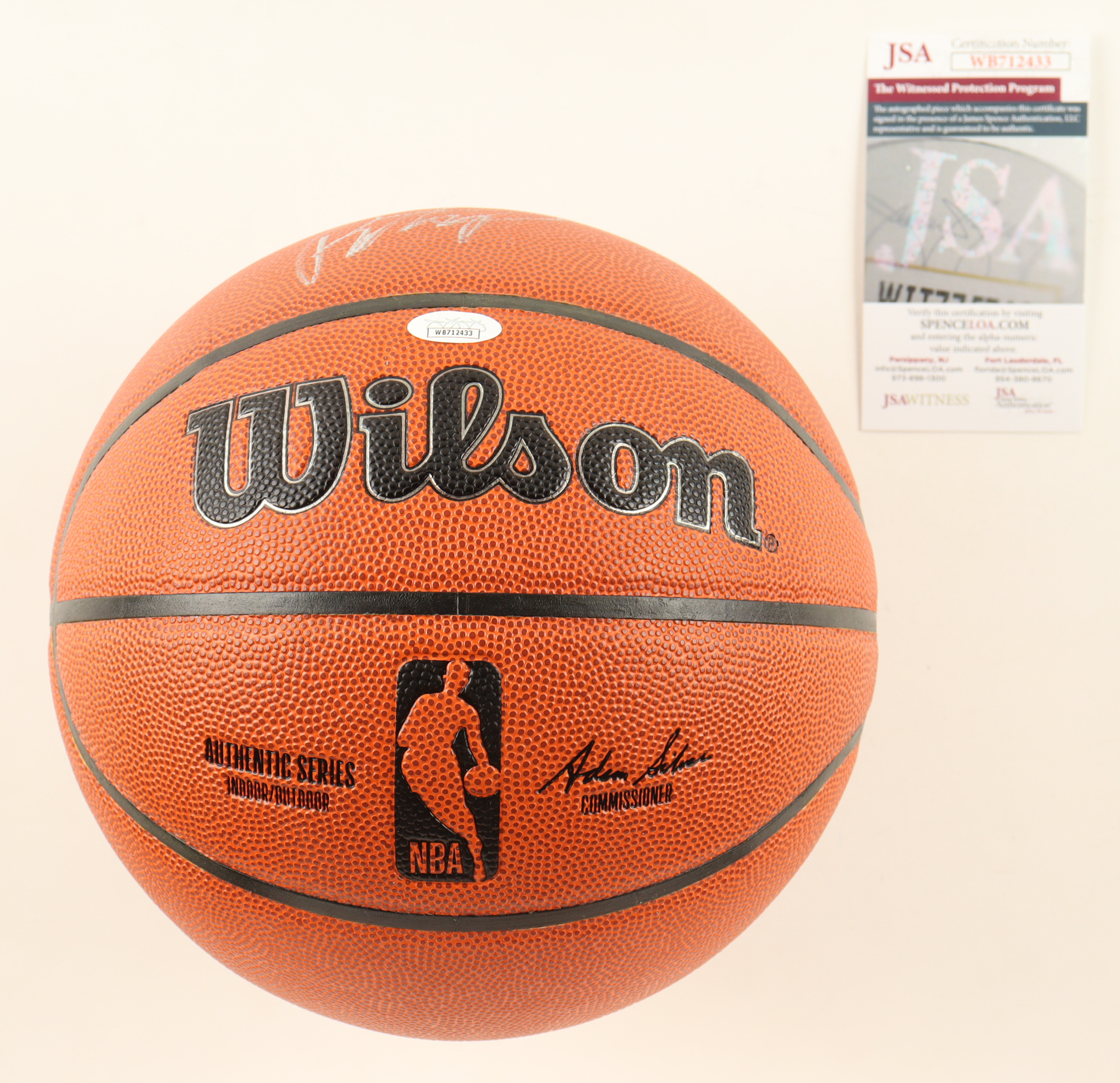 Payton Pritchard Signed NBA Basketball (JSA) at PristineAuction.com Payton Pritchard Signed NBA Basketball (JSA) at PristineAuction.com