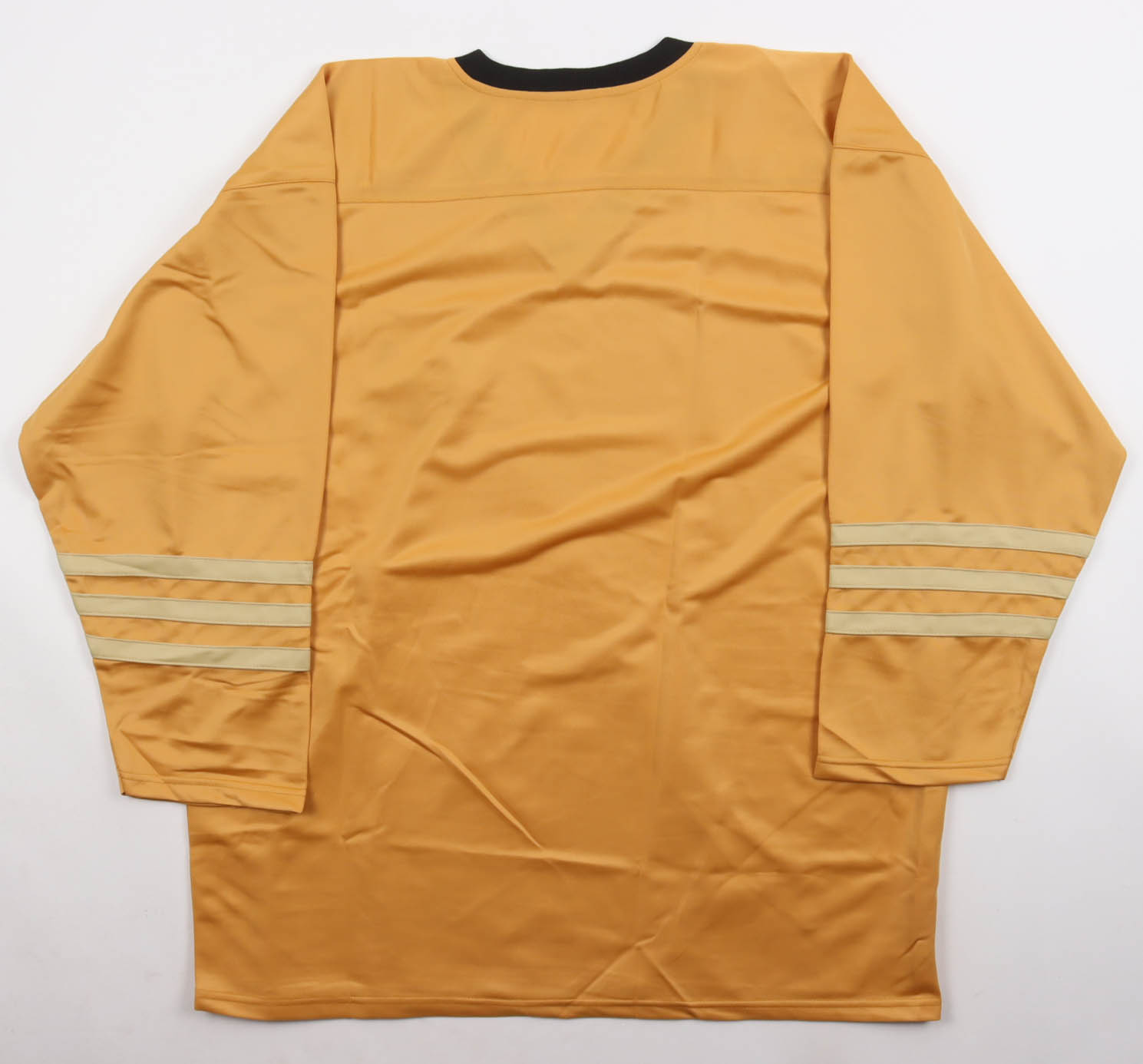 William Shatner Signed "Star Trek" Prop Replica Uniform Shirt (Beckett) at PristineAuction.com William Shatner Signed "Star Trek" Prop Replica Uniform Shirt (Beckett) at PristineAuction.com