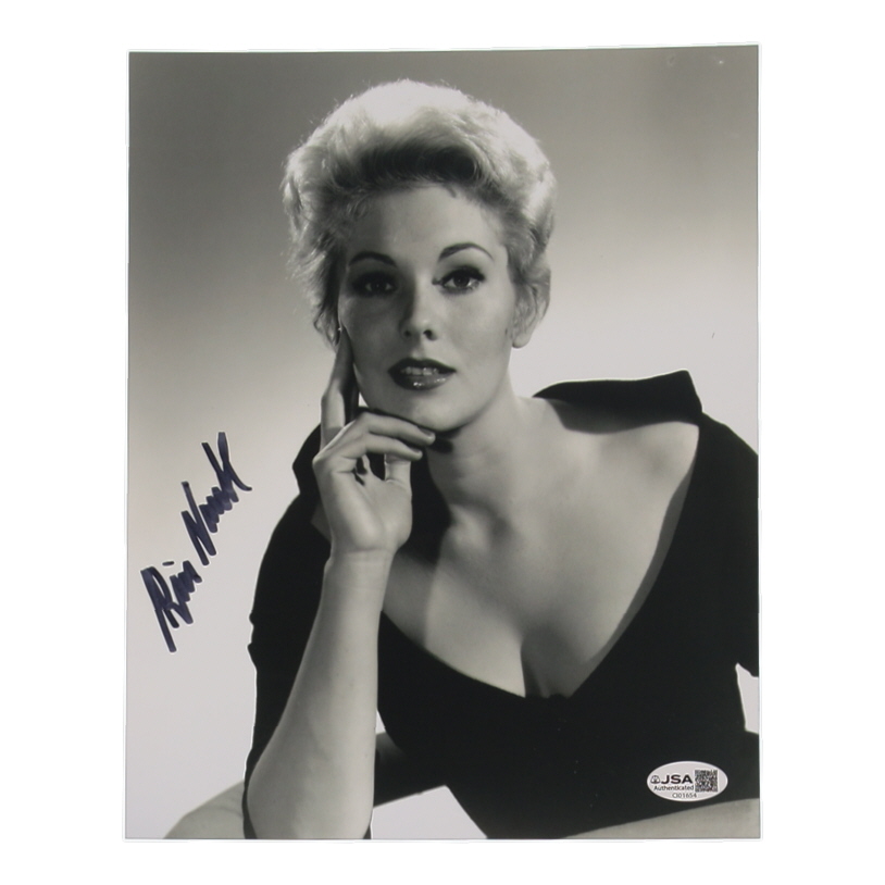 Kim Novak Signed 8x10 Photo (JSA) at PristineAuction.com Kim Novak Signed 8x10 Photo (JSA) at PristineAuction.com