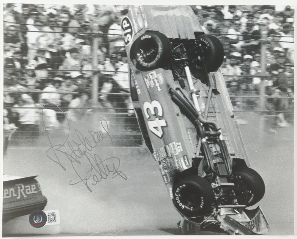 Richard Petty Signed NASCAR 8x10 Photo (Beckett) at PristineAuction.com Richard Petty Signed NASCAR 8x10 Photo (Beckett) at PristineAuction.com