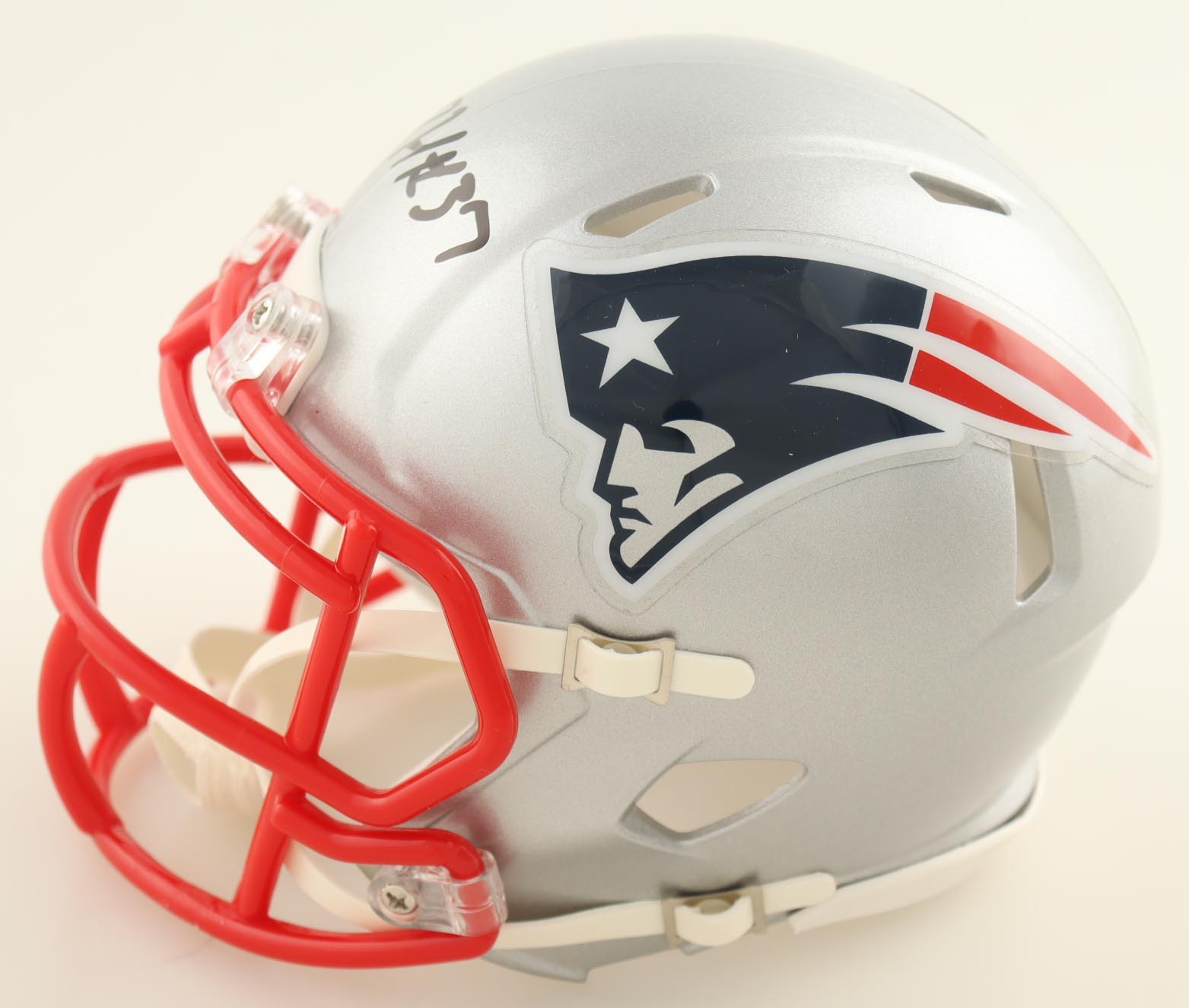 Damien Harris Signed Patriots Speed Mini Helmet (New England Picture) at PristineAuction.com Damien Harris Signed Patriots Speed Mini Helmet (New England Picture) at PristineAuction.com