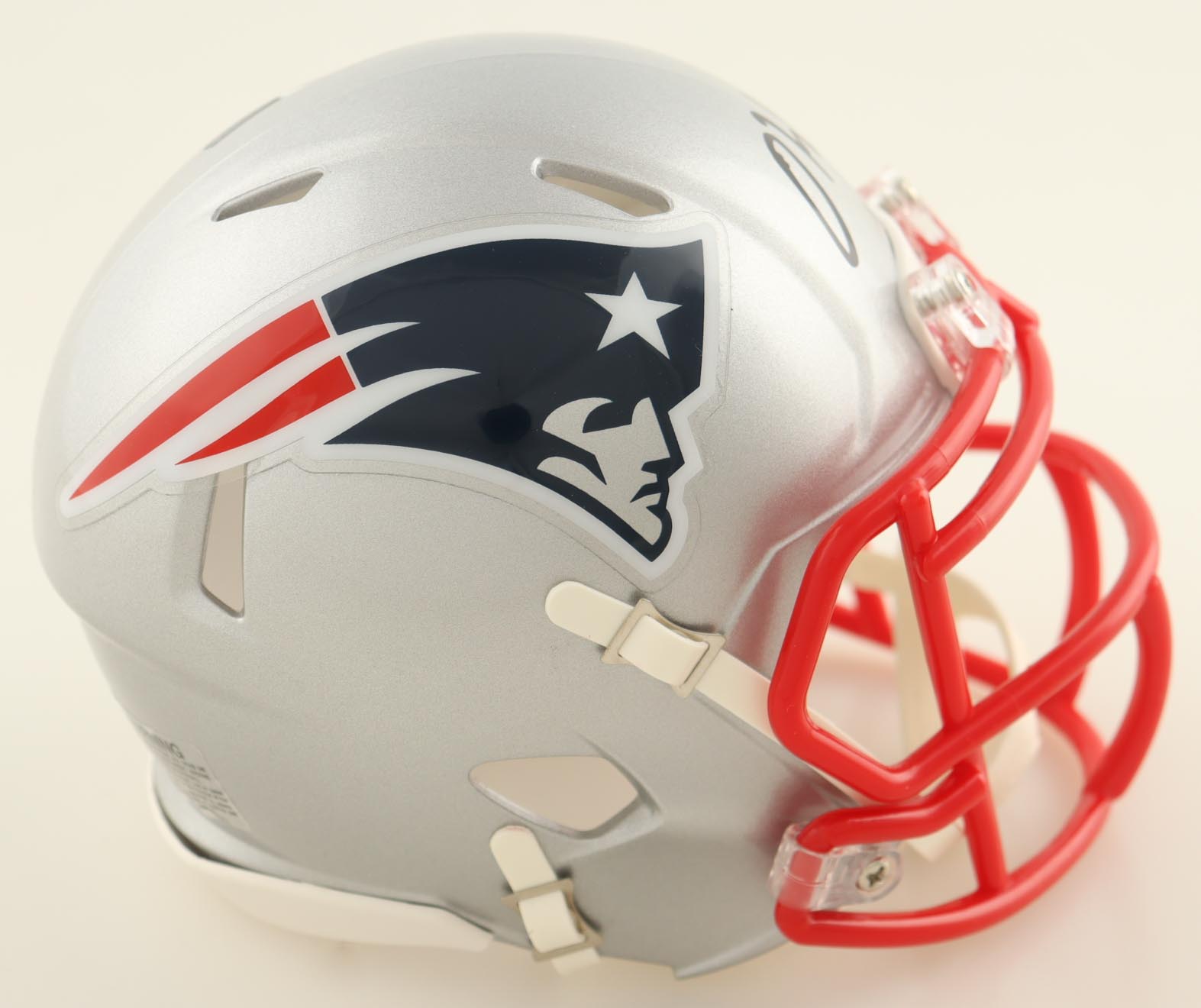 Damien Harris Signed Patriots Speed Mini Helmet (New England Picture) at PristineAuction.com Damien Harris Signed Patriots Speed Mini Helmet (New England Picture) at PristineAuction.com