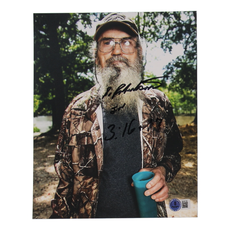 Si Robertson Signed "Duck Dynasty" 8x10 Photo (Beckett) at PristineAuction.com Si Robertson Signed "Duck Dynasty" 8x10 Photo (Beckett) at PristineAuction.com