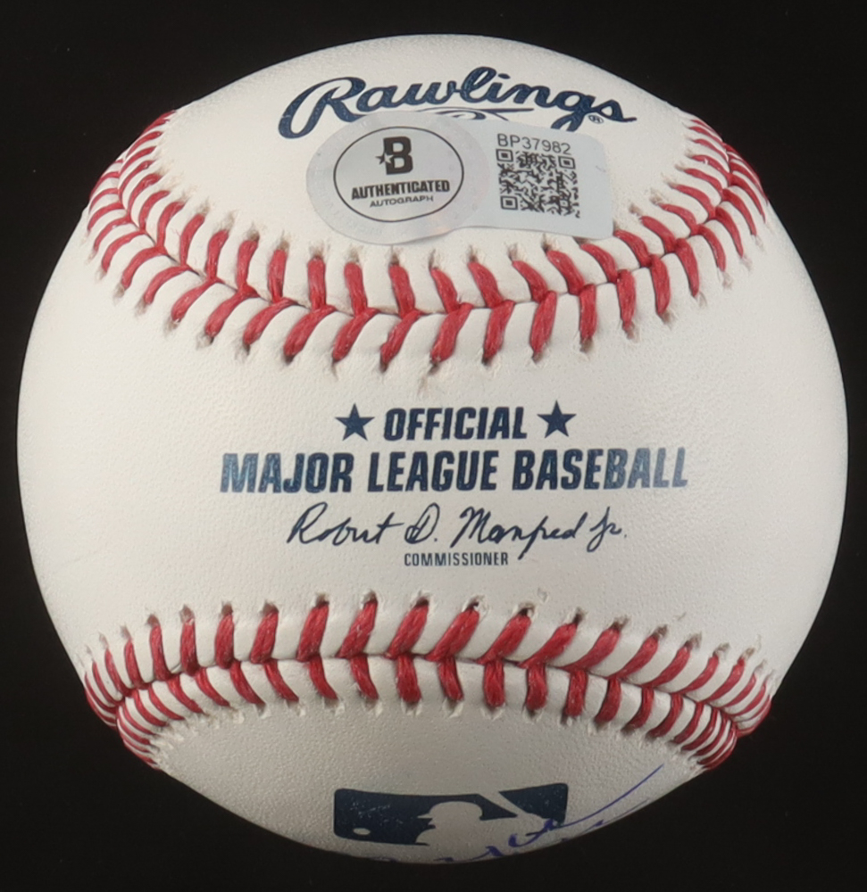 Clayton Kershaw Signed OML Baseball (Beckett) at PristineAuction.com Clayton Kershaw Signed OML Baseball (Beckett) at PristineAuction.com