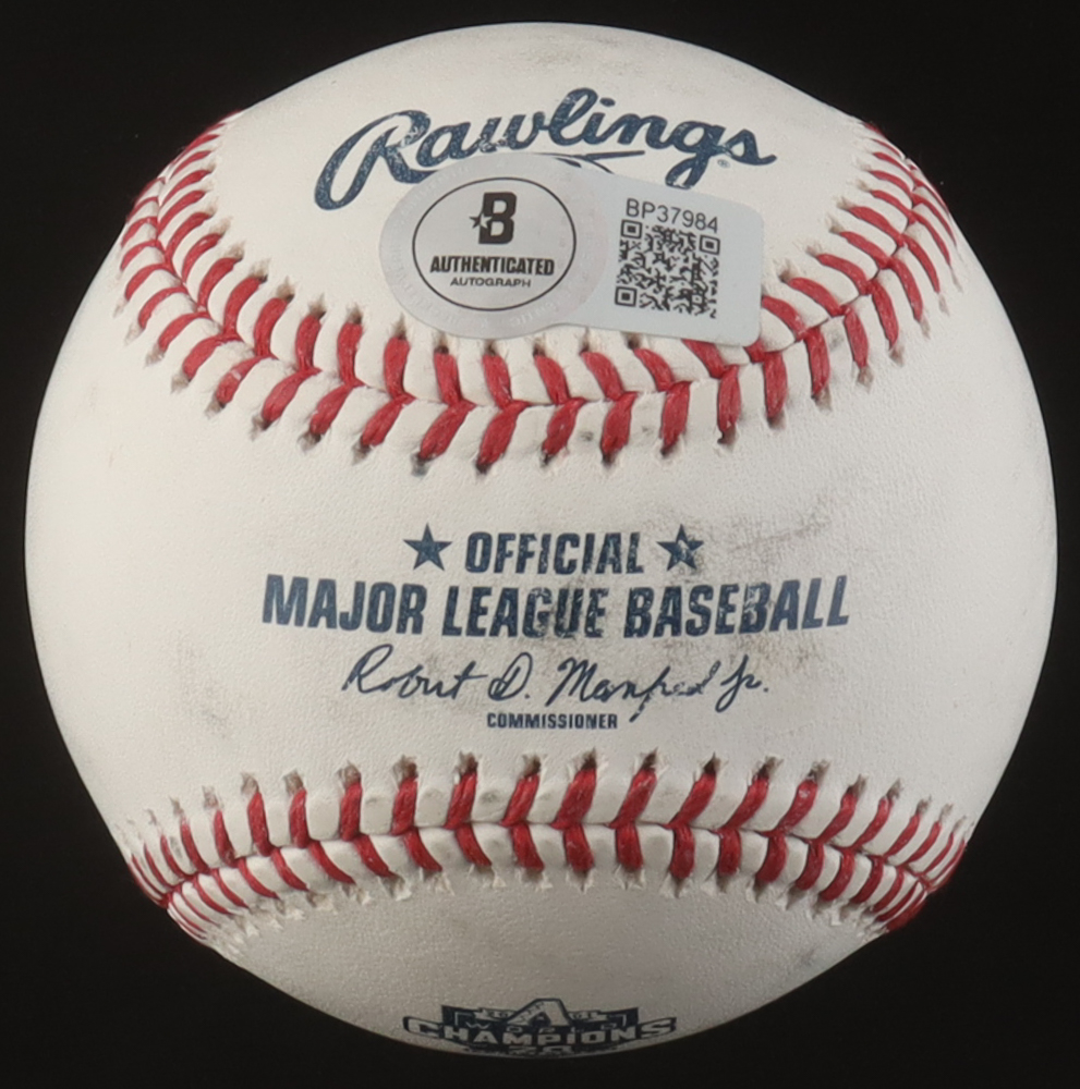 Randy Johnson Signed OML Baseball (Beckett) at PristineAuction.com Randy Johnson Signed OML Baseball (Beckett) at PristineAuction.com