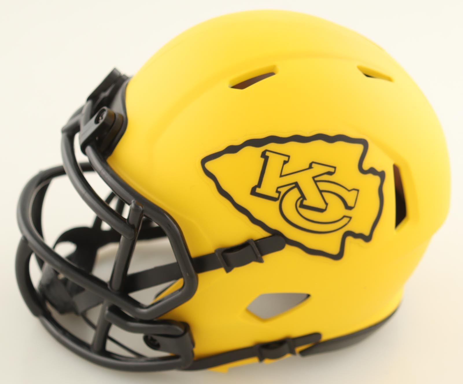 Jamaal Charles Signed Chiefs Rave Alternate Speed Mini Helmet (JSA) at PristineAuction.com Jamaal Charles Signed Chiefs Rave Alternate Speed Mini Helmet (JSA) at PristineAuction.com