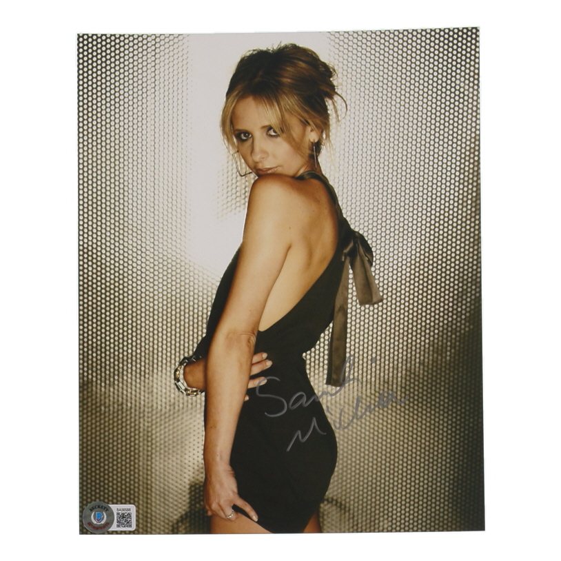 Sarah Michelle Gellar Signed 8x10 Photo (Beckett) at PristineAuction.com Sarah Michelle Gellar Signed 8x10 Photo (Beckett) at PristineAuction.com