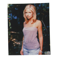 Sarah Michelle Gellar Signed "Buffy the Vampire Slayer" 8x10 Photo (Beckett) at PristineAuction.com