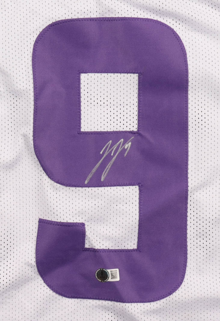 J.J. McCarthy Signed Jersey (Beckett) at PristineAuction.com J.J. McCarthy Signed Jersey (Beckett) at PristineAuction.com