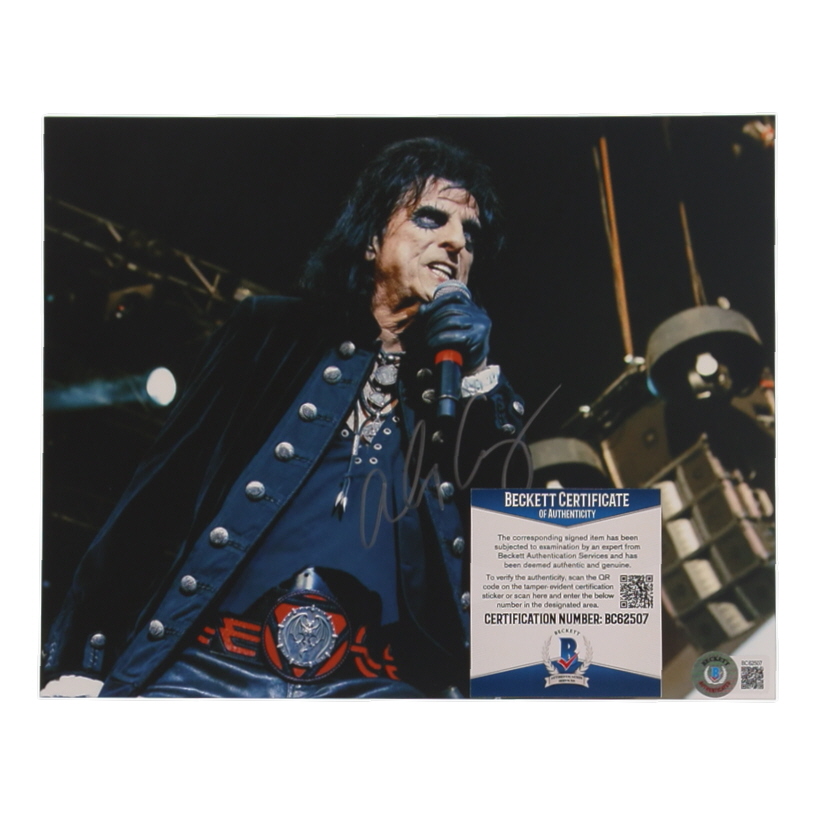 Alice Cooper Signed 8x10 Photo (Beckett) at PristineAuction.com Alice Cooper Signed 8x10 Photo (Beckett) at PristineAuction.com